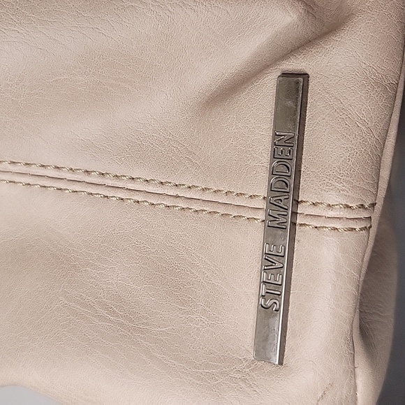 Steve Madden Tote Bag - Picture 10 of 10
